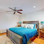 Del Norte Manor Unit B