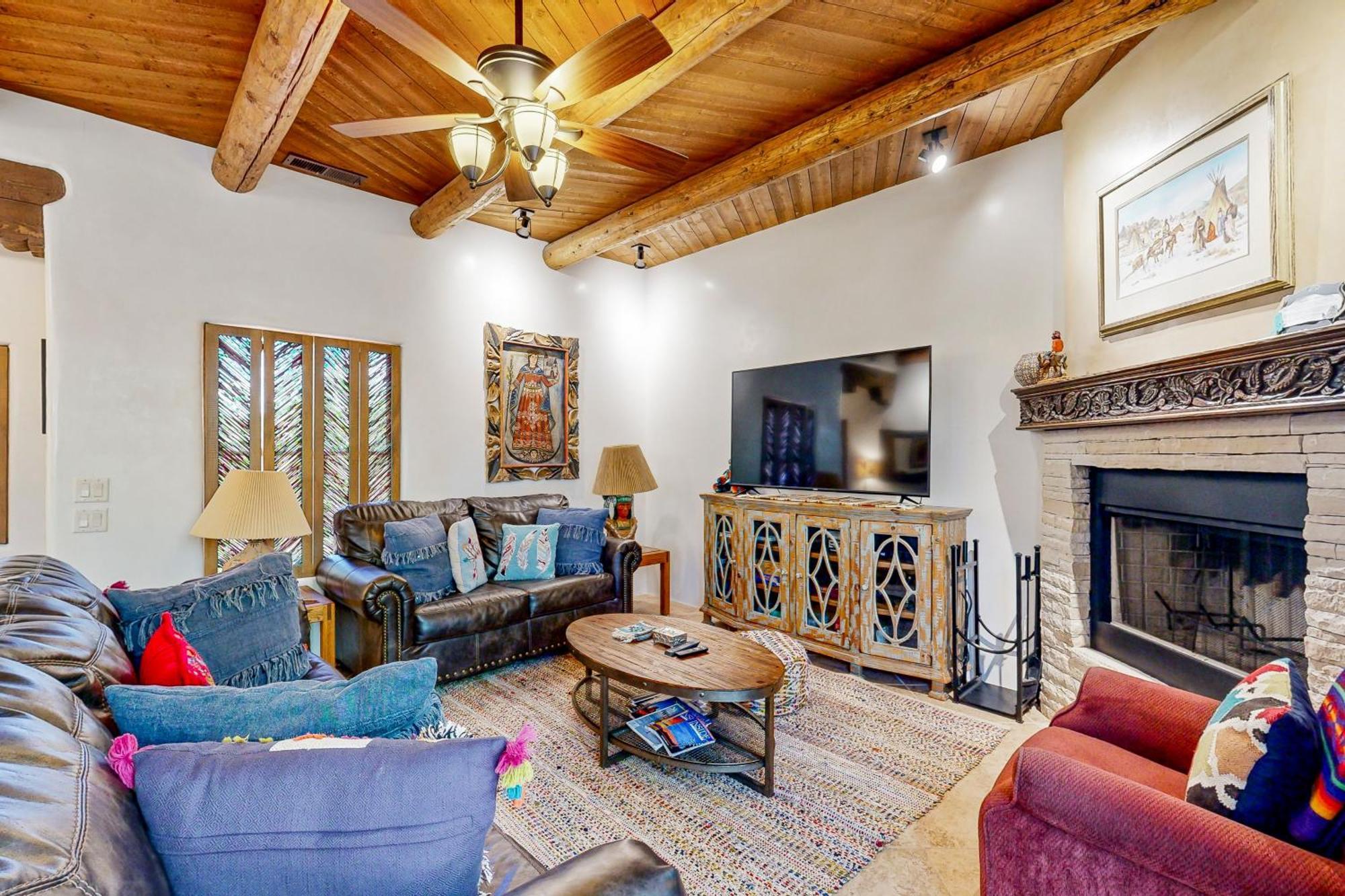 Del Norte Manor Unit B