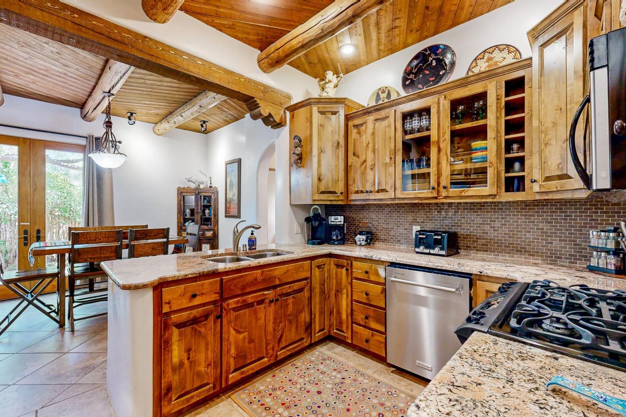 Del Norte Manor Unit B